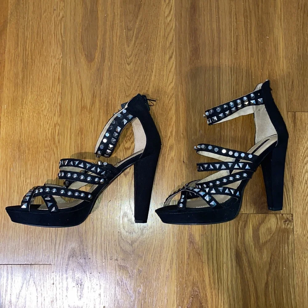 Forever 21 Black Suede Silver Studded Platform Ankle Strap Heel Size 10 - Picture 3 of 8